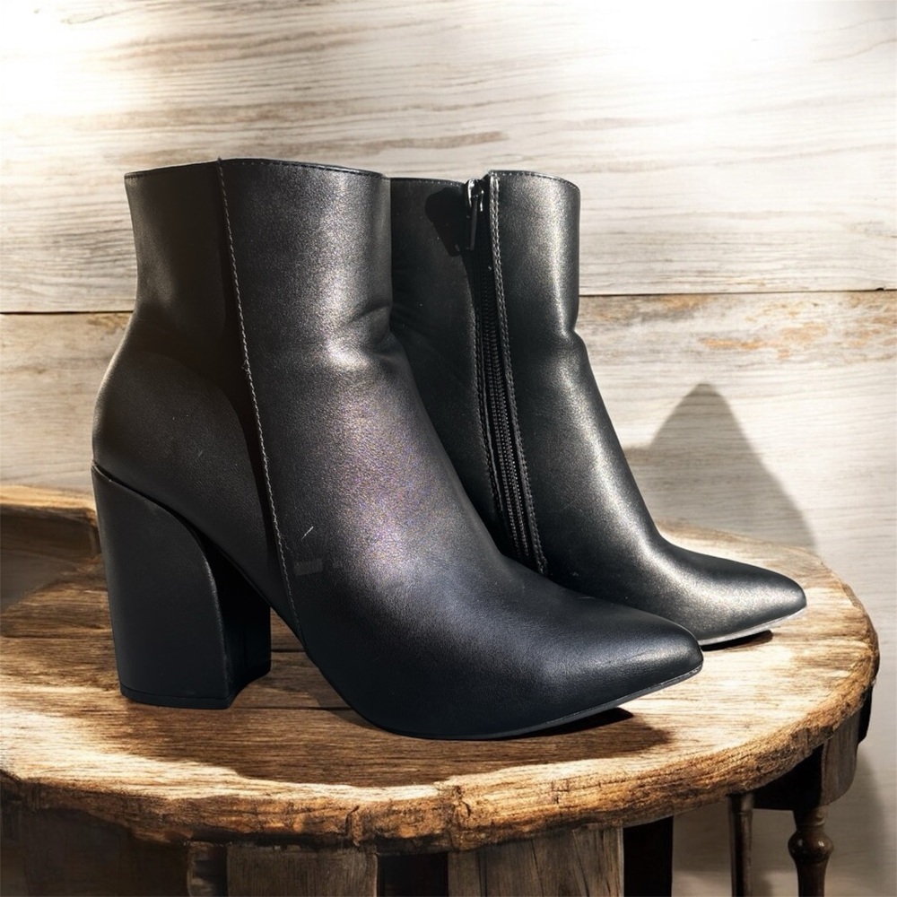 Elegant Black Ankle Boots